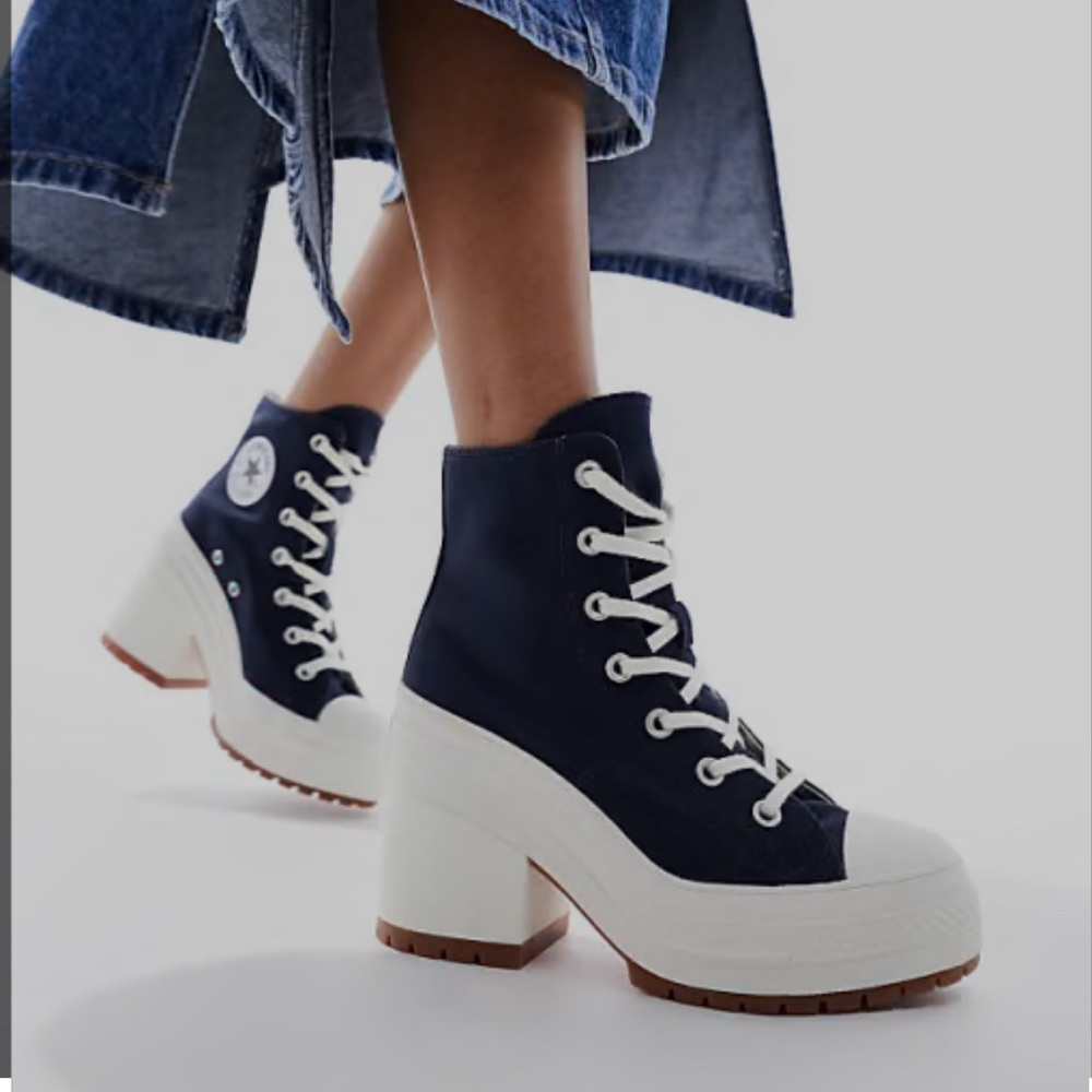 70 Deluxe Heel Converse Sneakers